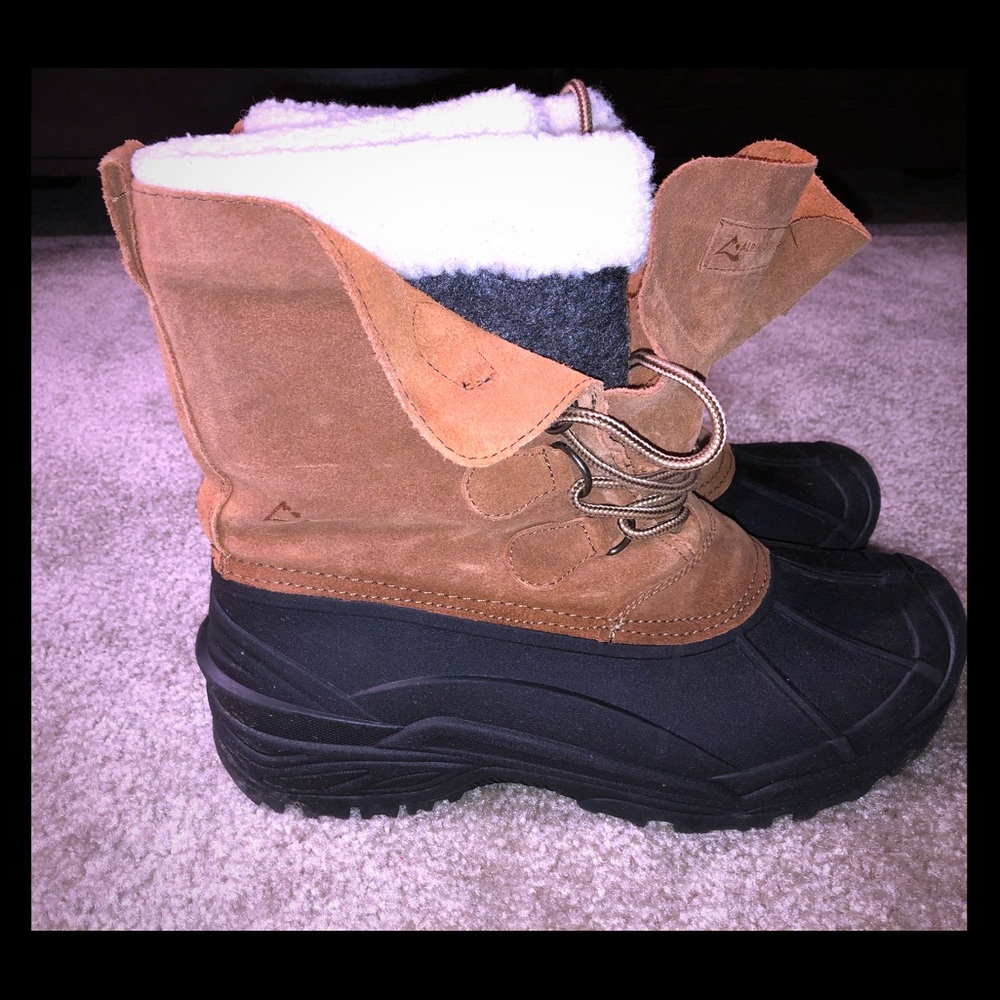 Alpine snow boots